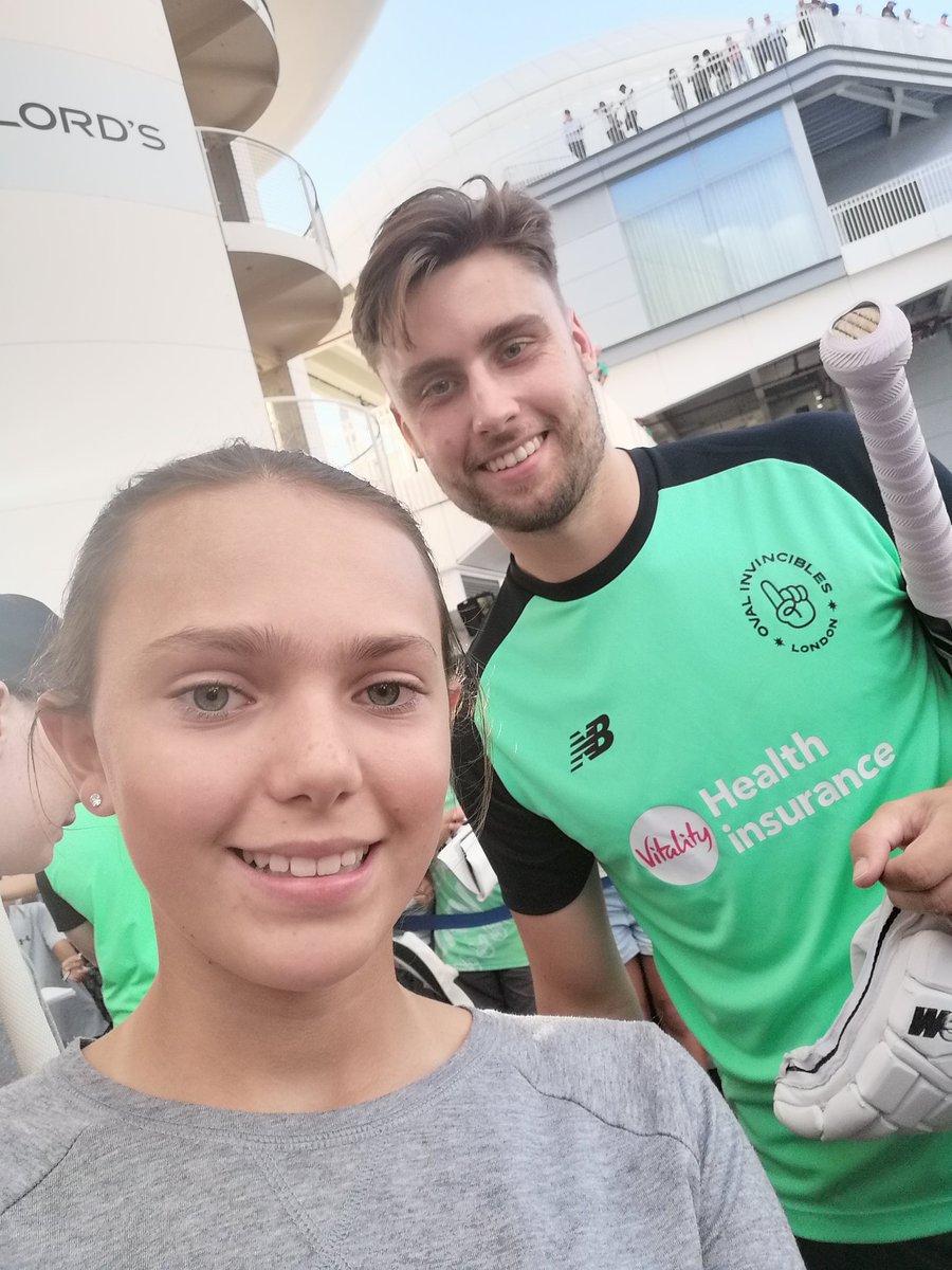 Ellie Rowley tweet media