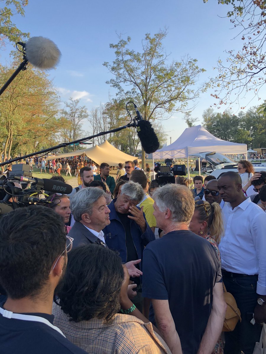 emixnusk3's tweet photo. #Melenchon en discussion avec Gerhard #Krinner, climatologue, CNRS, co-auteur du dernier rapport du GIEC, à la sortie de la conférence Climat : après le rapport du GIEC,que faire #amfis2022 https://t.co/1iVcwlMo2k