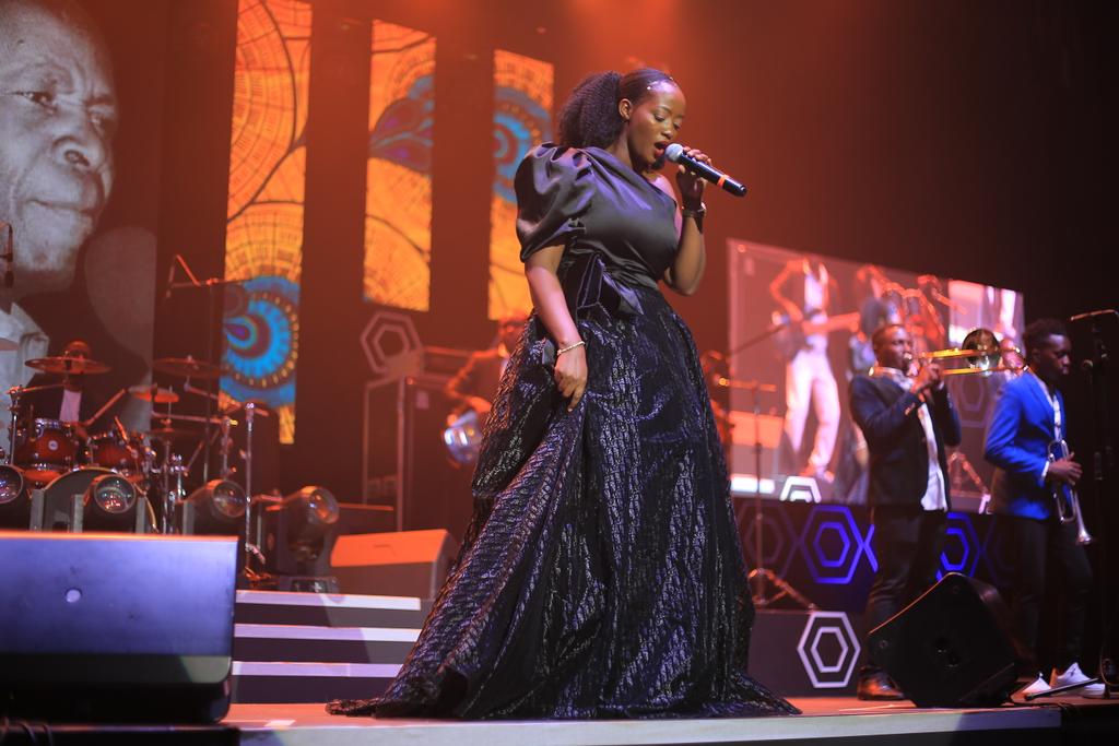 Legendsaliveug's tweet photo. An evening to celebrate the living legends . We're doing this tonight. 
#LegendsAliveUg, #MoniqueSeka, #rgConsult. 

Grooving with:@bukeddetv ,@newvisionwire , @PepsiUganda , @simbaradio , @nakaseromarket1#LegendsAliveUg https://t.co/BGzKeJ4oaH