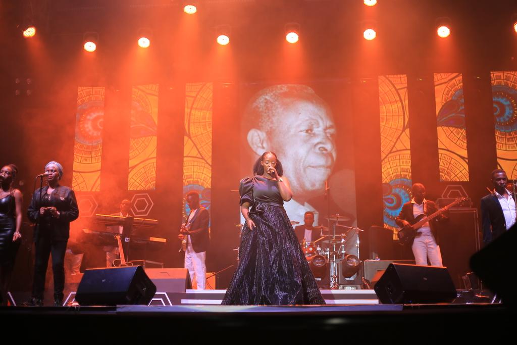 Legendsaliveug's tweet photo. An evening to celebrate the living legends . We're doing this tonight. 
#LegendsAliveUg, #MoniqueSeka, #rgConsult. 

Grooving with:@bukeddetv ,@newvisionwire , @PepsiUganda , @simbaradio , @nakaseromarket1#LegendsAliveUg https://t.co/BGzKeJ4oaH