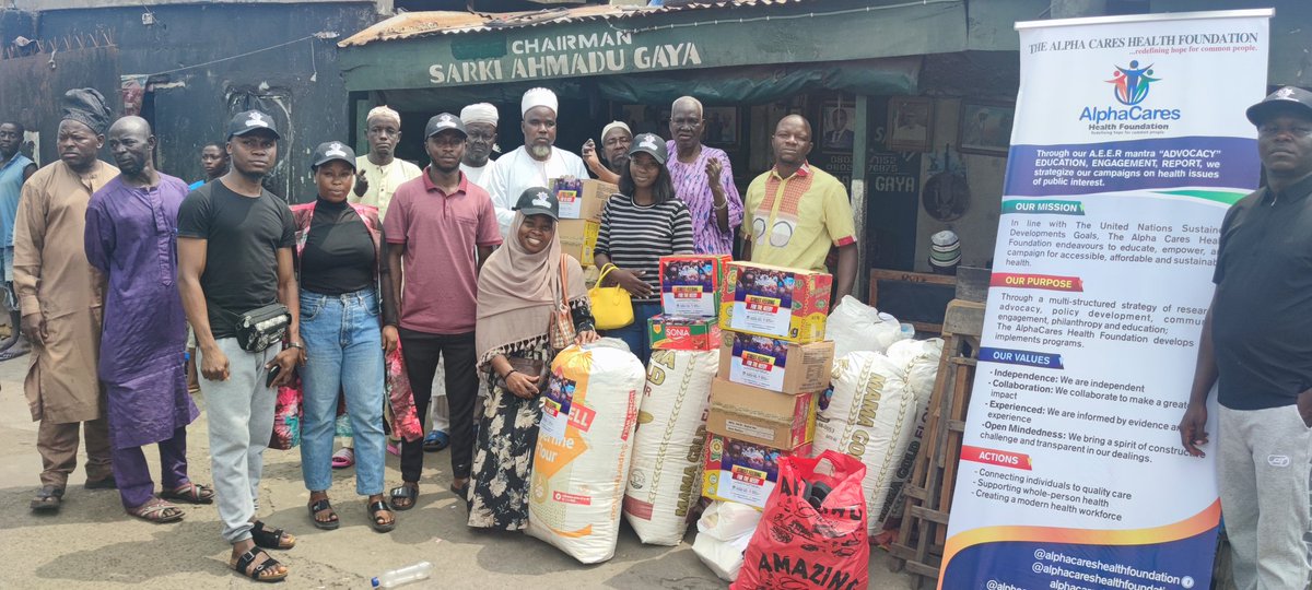 AlphacaresF's tweet photo. On this basis, AlphaCares Health Foundation decided to donate items that will make life easier for the inhabitants of Okobaba Destitute Home to assure the beggars that their health also matters, and the foundation cares about their wellbeing. https://t.co/YByCogrrxK