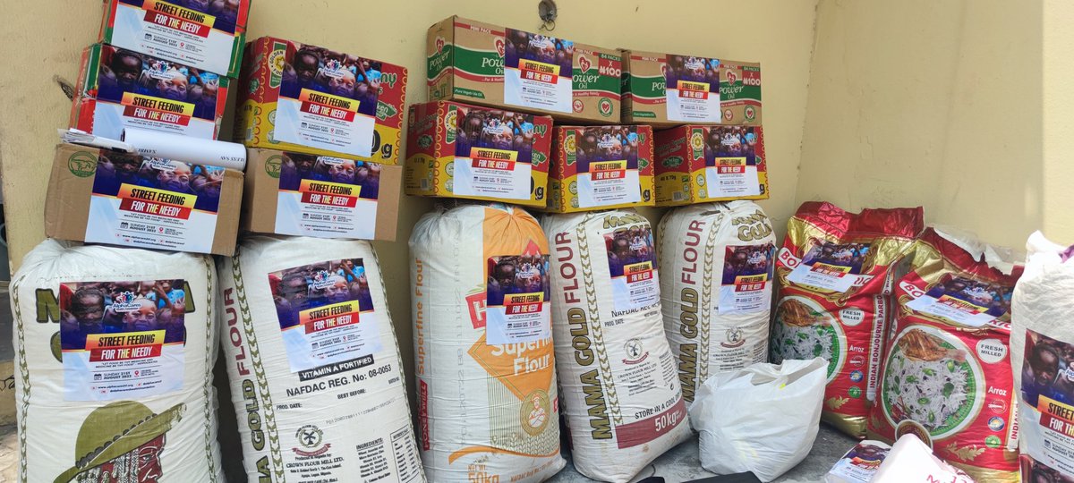 AlphacaresF's tweet photo. On this basis, AlphaCares Health Foundation decided to donate items that will make life easier for the inhabitants of Okobaba Destitute Home to assure the beggars that their health also matters, and the foundation cares about their wellbeing. https://t.co/YByCogrrxK