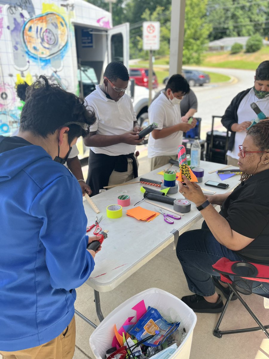 samantha_iTeach's tweet photo. These kids were reaching for the ✨ at @PaulDWestMiddle with the @iteachmakerbus 🚌. My heart always grows 3 times bigger on these special events. #makersgonnamake #stemeducation #innovation #makerbus https://t.co/ebcgKLHRPH