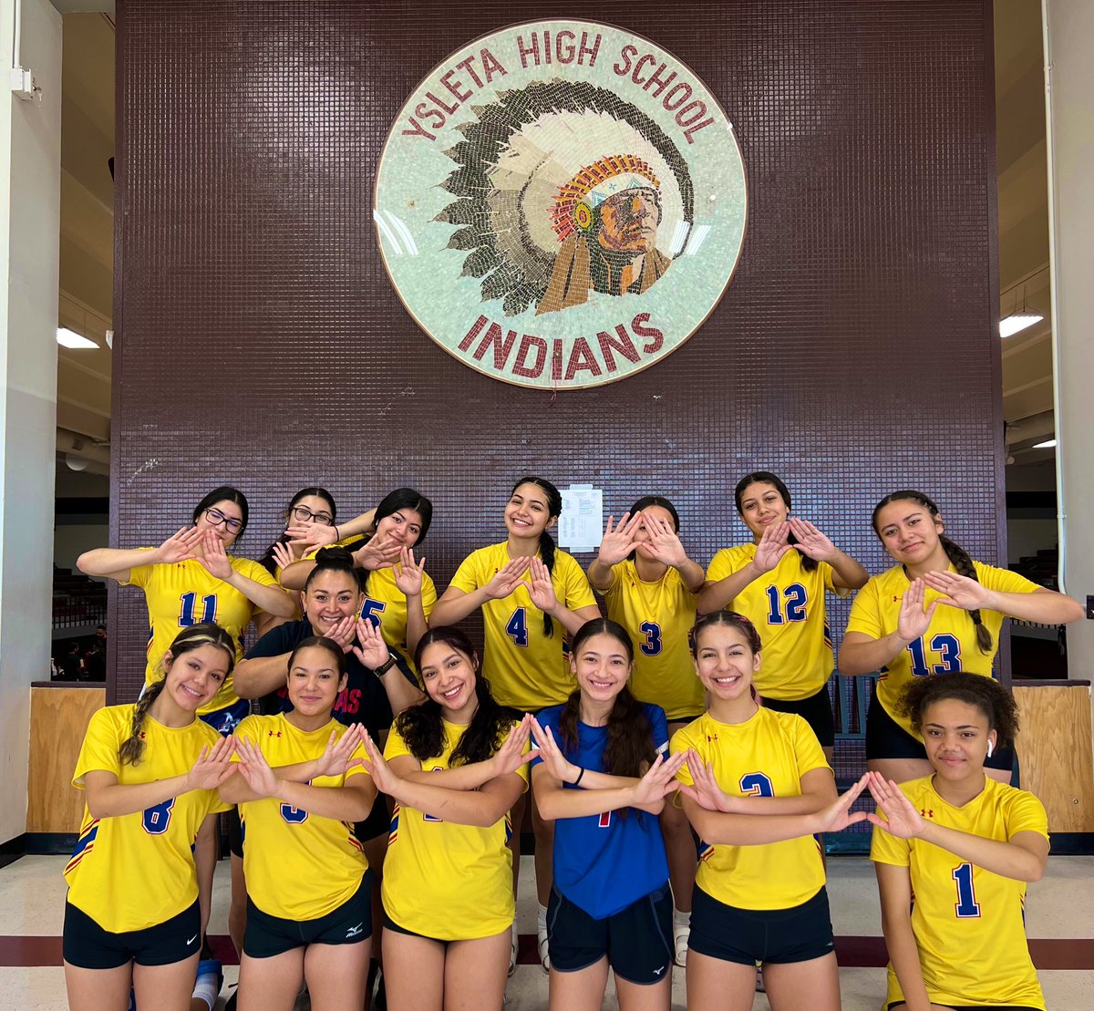 Americas JV 🏐had another great tournament turnout. We ended 2-1 this weekend. Huge Congrats 🎉 to Sophia and Savannah for being voted to the All-Tournament Team! 

<a href="/Americas_HS/">Nancy Torres</a>    #BlazerNation