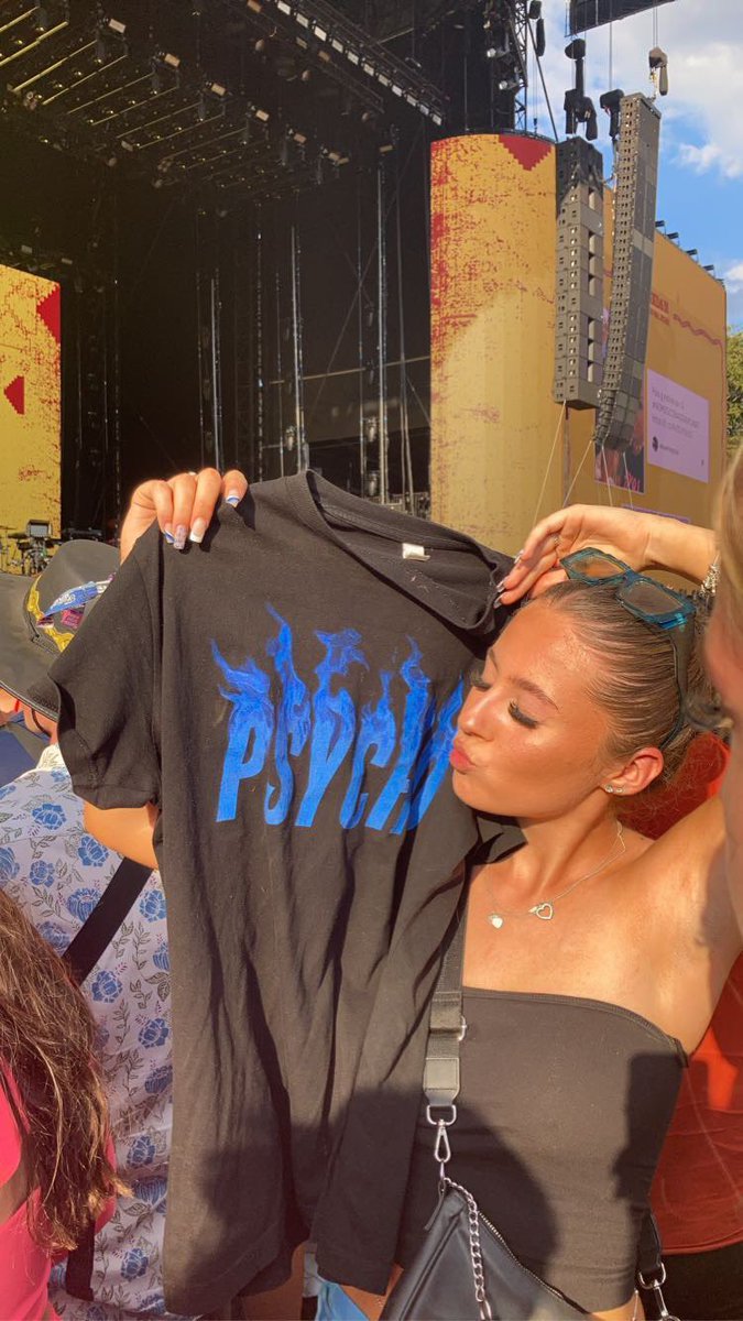 pheebsgolt's tweet photo. Marry Skye Dave 💍💍💍💍 #Dave #nomusiconadeadplanet #LeedsFestival https://t.co/NkYtMFsngt