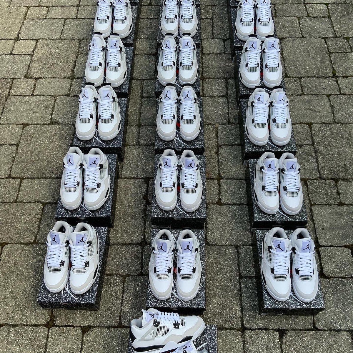 HypelabsCG's tweet photo. DON’T SLEEP ON @HypelabsCG RESTOCK COMING SOON👀 https://t.co/a4R1ih4msV
