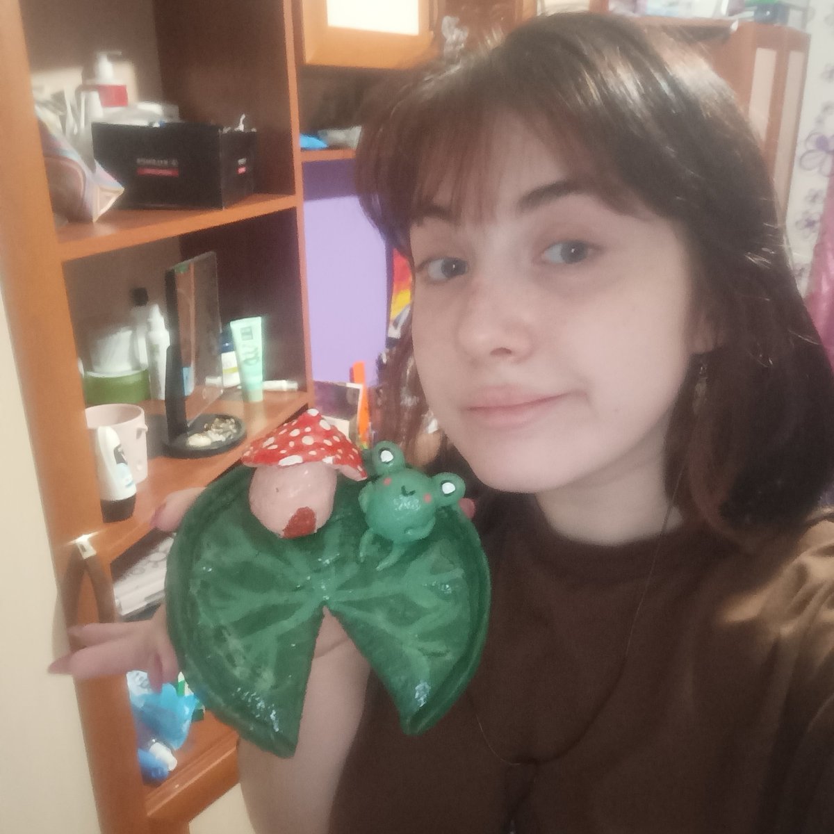 bitchwhoiam's tweet photo. рита, 16 лет, рукоделица https://t.co/D7A12Cypjg