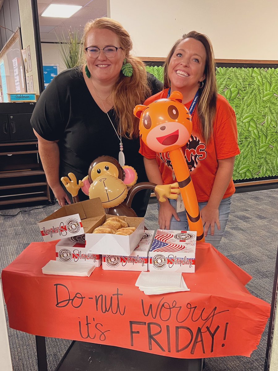 Mrs_Collins_TX's tweet photo. @TheissKISD teachers are lucky to be loved on by our incredible math &amp; reading instructional specialists! They pour into us constantly, and it feels awesome to be appreciated. We are grateful for you @MrsSlaydon &amp; Megan Herbein! 💗🍩 #wholeperson #invest https://t.co/YIco36yWtu