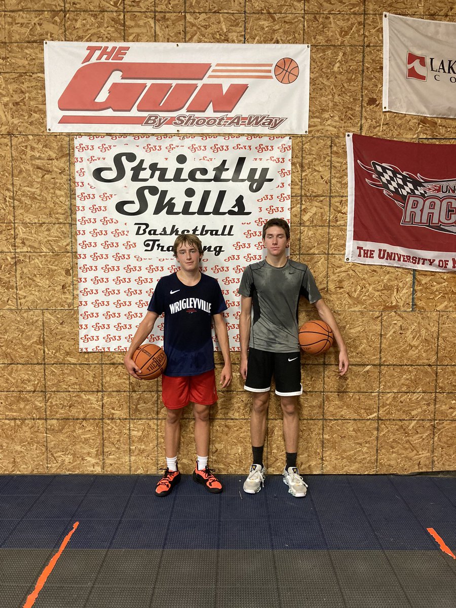 2 of the top 🏀🏀 showing 🆙2 work sat morning 2025 @tucker_walther 2024 @NoahVanlaningh1 These guys WORK #SS33 @PrepHoopsMI