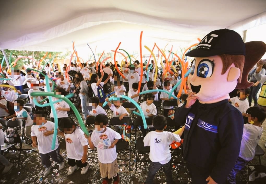 territoriodh's tweet photo. La @CDHCMX 💜 estuvo presente en la clausura del “Curso de Verano #EnGrande 2022” de @TlalpanAl
De manera divertida, se les enseñó a las Niñas y Niños sus #Derechos 😃
Fue la primera parada del #Palomito 🚌 seguiremos recorriendo #Tlalpan para que conozcan sus #DDHH ☺️
#CDHCM https://t.co/dGI7tQIaFS
