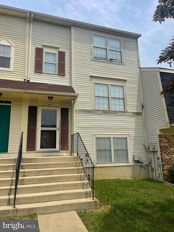 MikeB_'s tweet photo. Do you know someone looking for a great #property in #Waldorf?   #realestate https://t.co/AFaE37zo2D https://t.co/57ZaHYHG2V