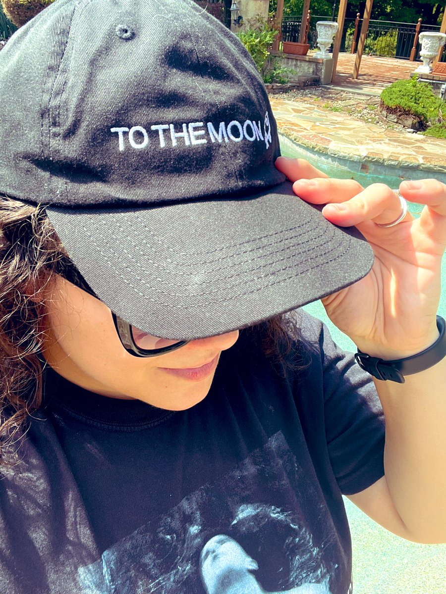 So cool to meet so many awesome new folks working  in or interested in web3 last night &amp; hear about their projects/groups—I can’t wait to see what this community builds together 🚀✨🖤🤘 thanks for a rad time (&amp; the sweet swag) <a href="/NFTPhilly/">NFTPhilly</a> !