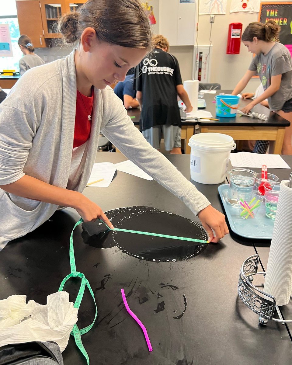 LC4626's tweet photo. 🫧 investigating experimental design with bubbles 🫧 adding soap to water lowers the surface tension allowing bubbles to form. which soap does it best, though? data analysis and conclusions coming on Monday! https://t.co/HtuXa5QMCv