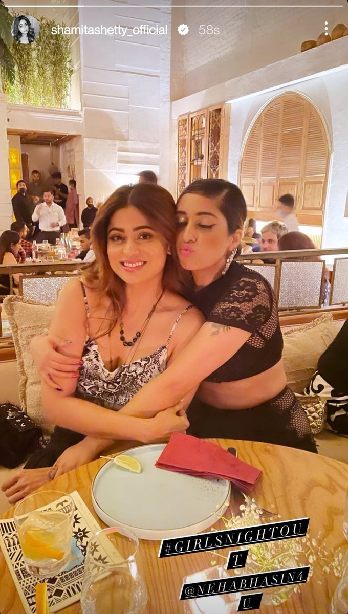 Vaishalisahud's tweet photo. Mummmmmmmmmmyyyyyyyyyyyy 😭😭😭😭😭

Waited for this moment for soooooooooo longgggggggg

Ok we all r allowed to cry a little today 

Lekin aasu sirf khushi ke honge ❤️🧿
#ShaHa ❤️❤️
@ShamitaShetty 
@NehaBhasinTeam 
#ShamitaShetty 
#NehaBhasin https://t.co/kAMEBid79Y