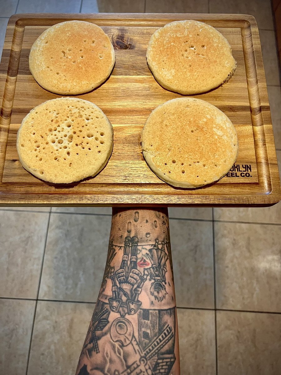 Gary_Hammond's tweet photo. De la sala de clases a la cocina ❤️ Complaciendo a mis hijos 🫶🏾 #PuertoRico #maestro #enterpreneur https://t.co/TD7gbCMBxS