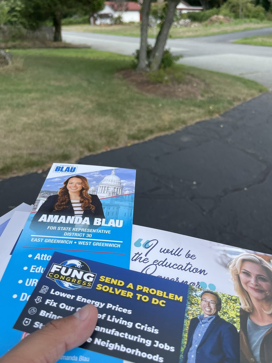 jesussoloriojr's tweet photo. Saturday’s are for doors. 

Team @RhodeIslandGOP 
@AshleyKalus 
@AllanFungRI 
@BlauForD30 

#LeadRight https://t.co/l7V3fhiFtm