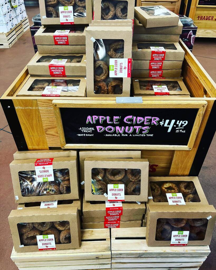 KitPalmer's tweet photo. So @traderjoes in Mt. Pleasant have pumpkin beer and apple cider donuts, so despite it being 85° and near 80% humidity today…Happy Fall y’all! https://t.co/l0bmueGqbV https://t.co/H8vwBdVaDf