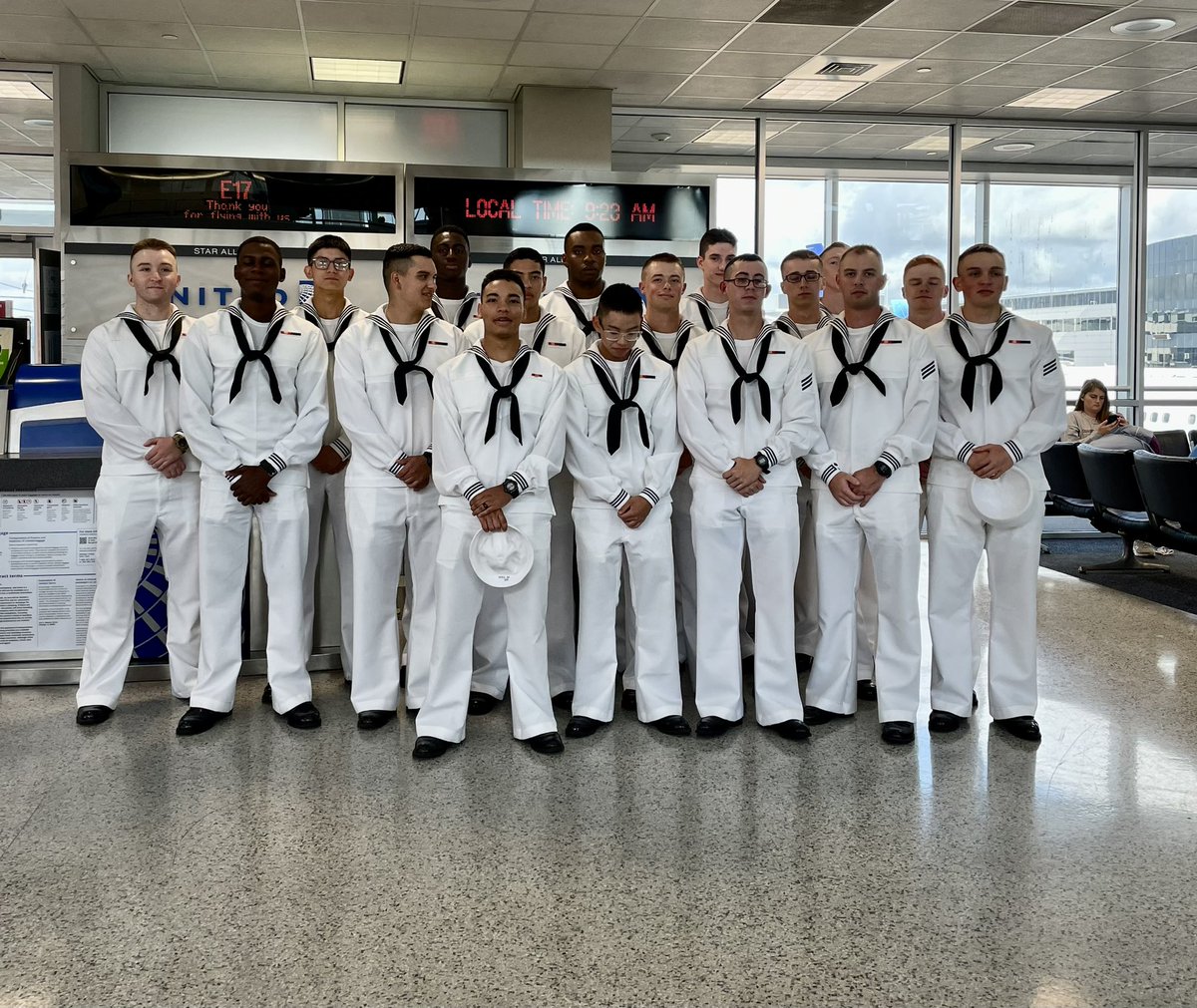 luz_hickerson's tweet photo. SAT bound ✈️ #UnitedStatesNavy #GoodLeadsTheWay #IAHCS #WeAreUnited @barbara183869 https://t.co/uJDgMxd6Qc