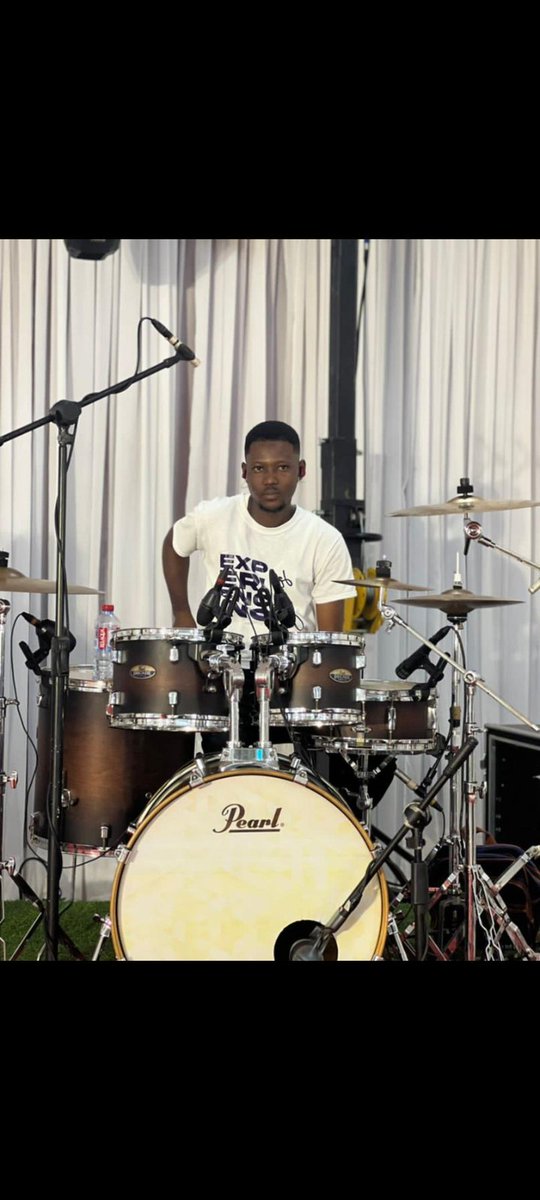 d5d8656b70a74ee's tweet photo. Official drummer for BOW'22
@Rolexz4 
@epsu_lashibi 
#BOW_22 https://t.co/JgCZTTDiQl