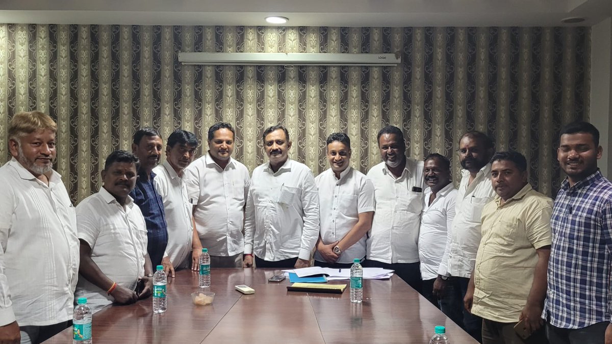 MRajkumarBNDCC's tweet photo. Bangalore North District Congress Committee President M Rajkumar held a meeting with Block Presidents and Ward Presidents of *Pulakeshi Nagar Assembly Constituency* regarding the upcoming BBMP elections in his office. @duttabhishek @DKShivakumar @rssurjewala https://t.co/KqBghHD7GR