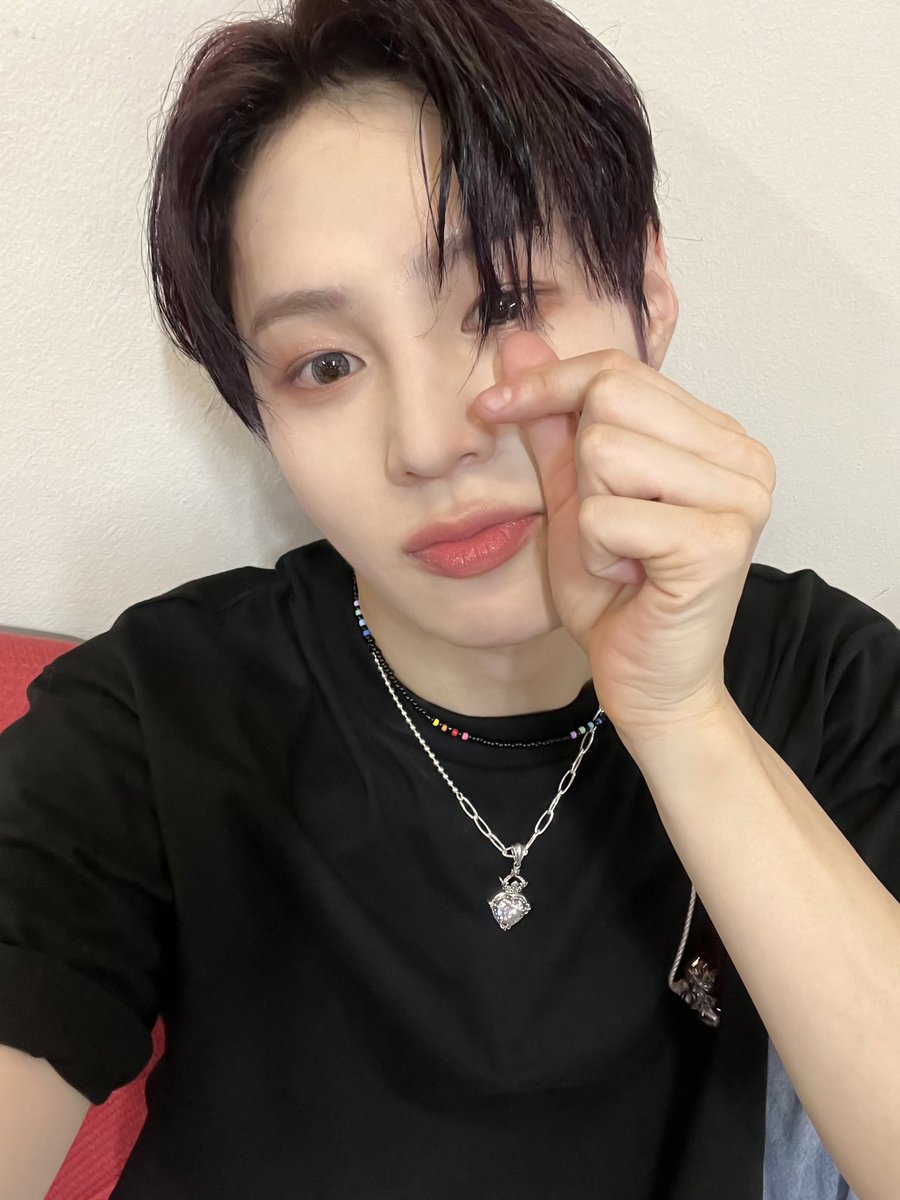 BPM_HSW's tweet photo. [#하성운] 📸

WELCOME TO STRANGE WORLD 콘서트 첫 번째 공연 완료🖤

다채로운 무대로 가득 채워진 성운이만의 콘서트🔥 뜨거운 함성으로 공연장을 가득 채워준 하늘 여러분 진심으로 감사드립니다🥰
내일도 콘서트에서 만나요🌹

#HASUNGWOON #Strange_World https://t.co/h5UZzHdVbU