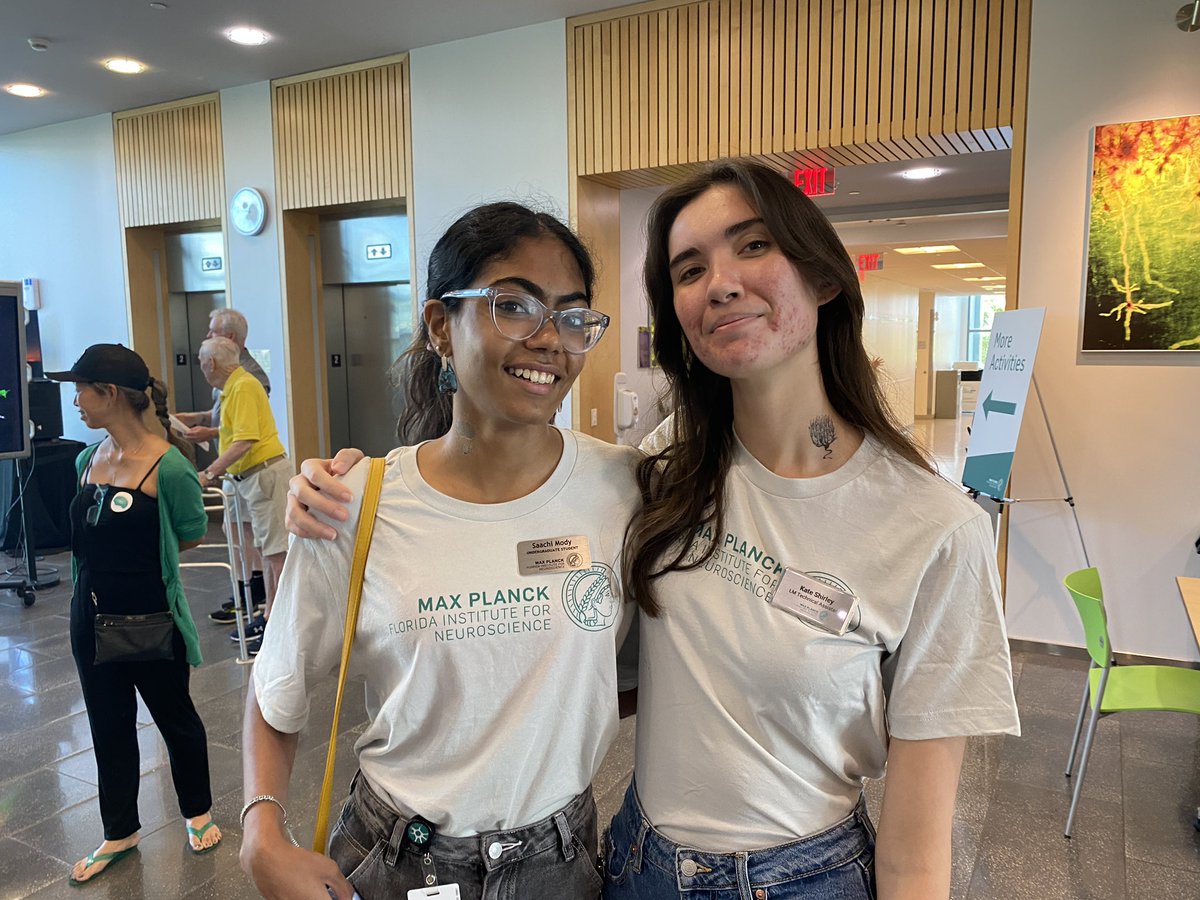 MPFNeuro's tweet photo. Our volunteers are ready for #BrainExplorationDay! If you are joining us today don’t forget to tag us in your photos 🧠🔍 https://t.co/T4mBWGbOMg