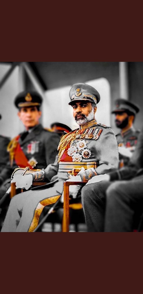 heeelmy99's tweet photo. أنت حيٌ في قلـوب العارفـيـنا
لم تمتُ ذكراك مع مر السنينا🦋
#قابوس_بن_سعيد 
#أعز_الرجال_وأنقاهم https://t.co/k2gzCCxRbY