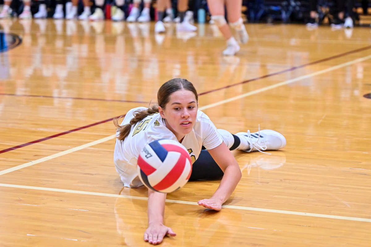 .<a href="/SJAThunder/">St. James Academy Catholic HS - Lenexa, KS</a> 🏐 Slam presented by <a href="/HyVeeKCMetro/">Kansas City Hy-Vee</a> -

Strong start to the year for Blue Valley as they beat Olathe East 25-11, 25-19.

🔥📸 <a href="/PhotoRainey/">David Rainey</a>