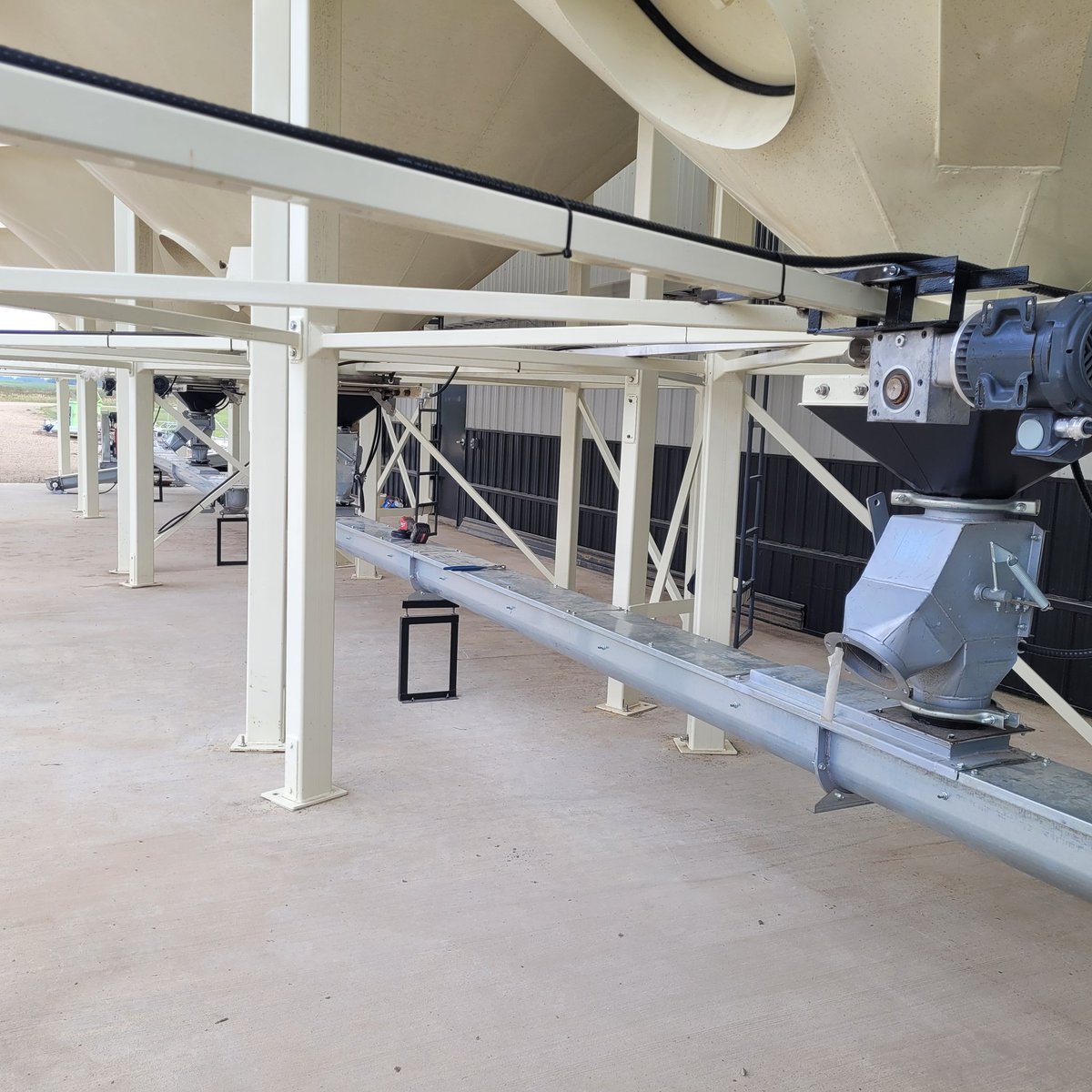 KBIprocessing's tweet image. This was a week of training and growth at KBI. Still some finishing touches to be completed but our colour sorter and tote bagging system are operational! Very proud of what our team has accomplished and excited about the future.
@CanSeed @OneStepAutomate