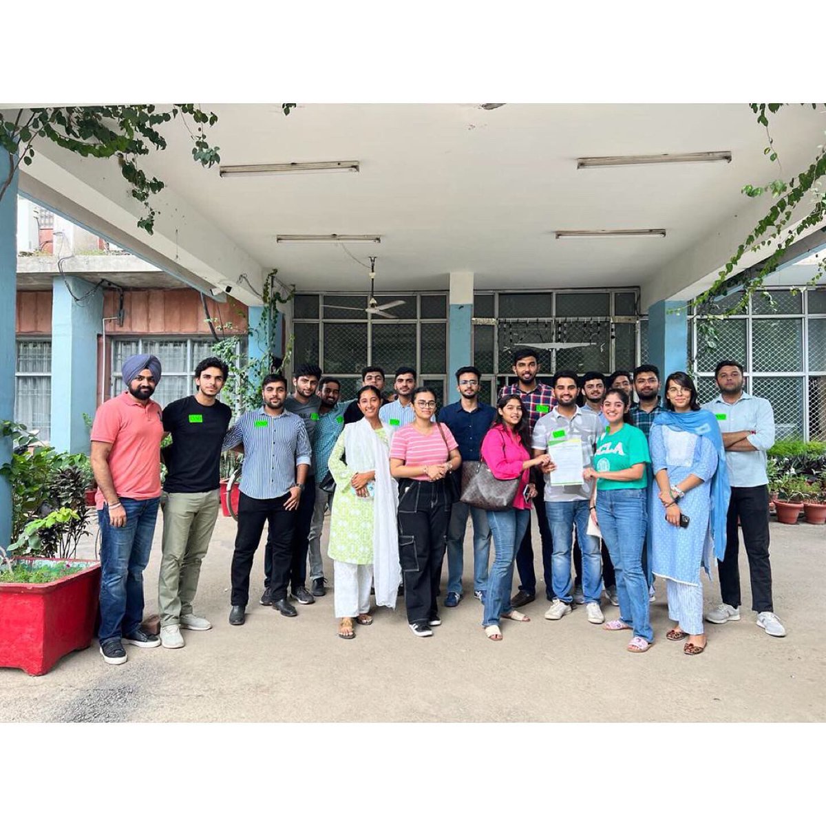 pu_pulse's tweet image. #INSO PU submitted a memorandum to the #UILS Director for the issues being faced by students. To enlist, students arena't able to get lunch at the #hostel since classes get over at 2.15 PM &amp;amp; mess closes at 2.30 PM. Other, in regard to the fee hike issue, whose rollback demanded.