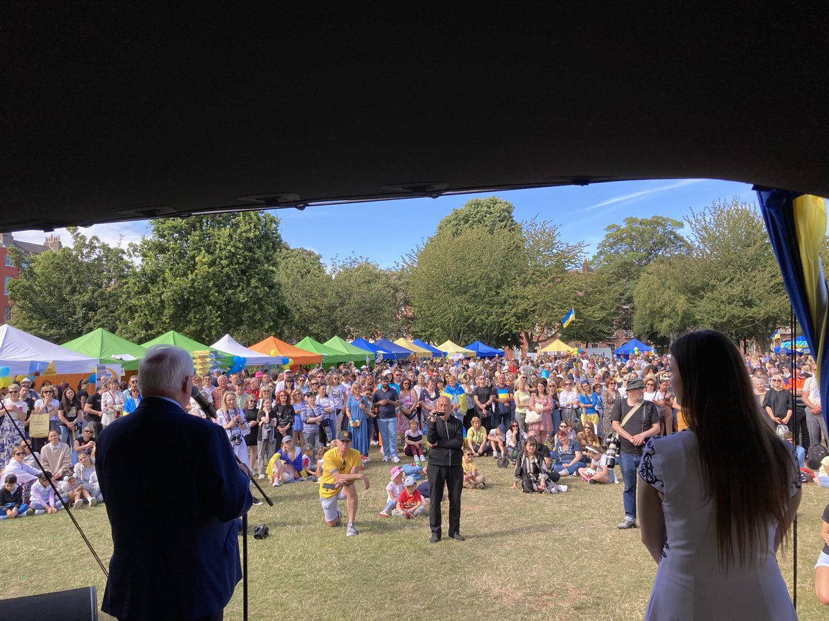 ivanabacik's tweet photo. Honoured to speak at today’s #MountjoySquare #Ukraine family day event along with Ambassador @GeraskoLarysa and others in #solidarity @UKRinIRL @UkraineIreland @UkrainianAction @IrlEmbUkraine #StandWithUkraine https://t.co/JG5pq68Us2