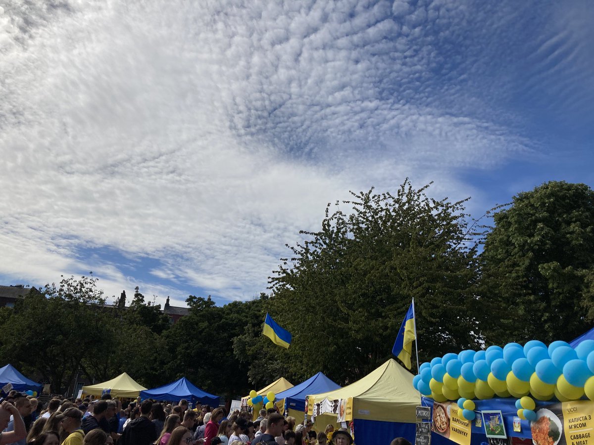 ivanabacik's tweet photo. Honoured to speak at today’s #MountjoySquare #Ukraine family day event along with Ambassador @GeraskoLarysa and others in #solidarity @UKRinIRL @UkraineIreland @UkrainianAction @IrlEmbUkraine #StandWithUkraine https://t.co/JG5pq68Us2