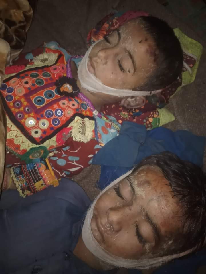 khadija_baloc's tweet photo. اور کیا لکھوں ۔۔۔ کچھ نہیں لکھ پا رہا
غم زیادہ ہیں ، لفافے میں نہیں آئیں گے۔۔۔...
#SaveDgkhan
#SaveTaunsa https://t.co/xxJPI4B5aD