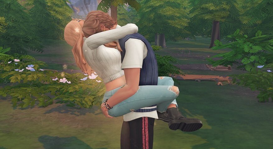 Howell_Legacy's tweet photo. Passionate Moments In Moonwood Mill 🔥🐺❤️
Poses By: SimmerBerlin
#Sims4 #TS4 #Sims4Werewolves #LouHowellEdit #Sims4RealmOfMagic #Sims4GetFamous #TS4Gameplay #S4CC #TS4CC #Sims4Poses #SimmerBerlinPoses #S4Edit #TS4Edit https://t.co/bzRi8KR7HR