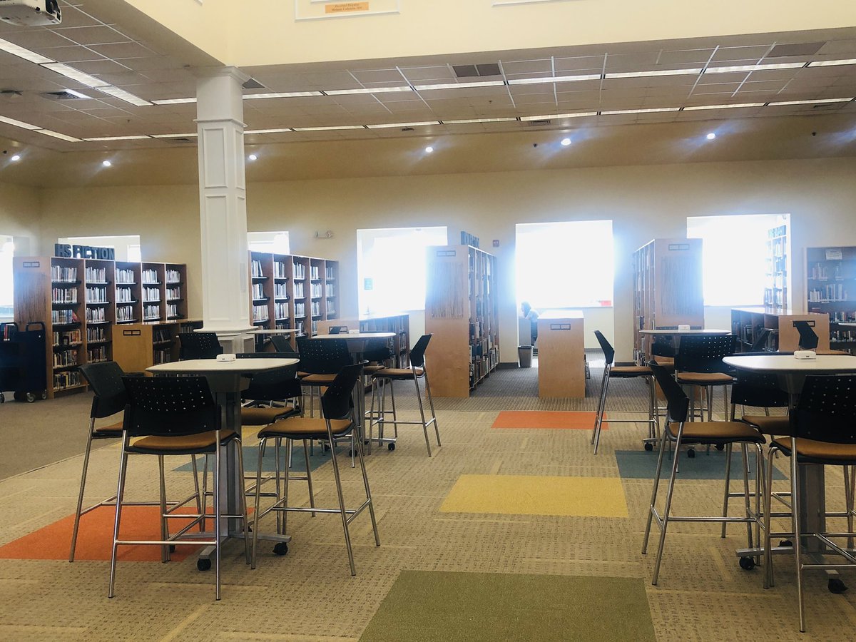 LaraMLavery's tweet photo. It’s Saturday morning! Come join us! @NBPSEagles @LC_NBPS #saturdayhours #library #reading #reptheprep https://t.co/vujAcrzhFv