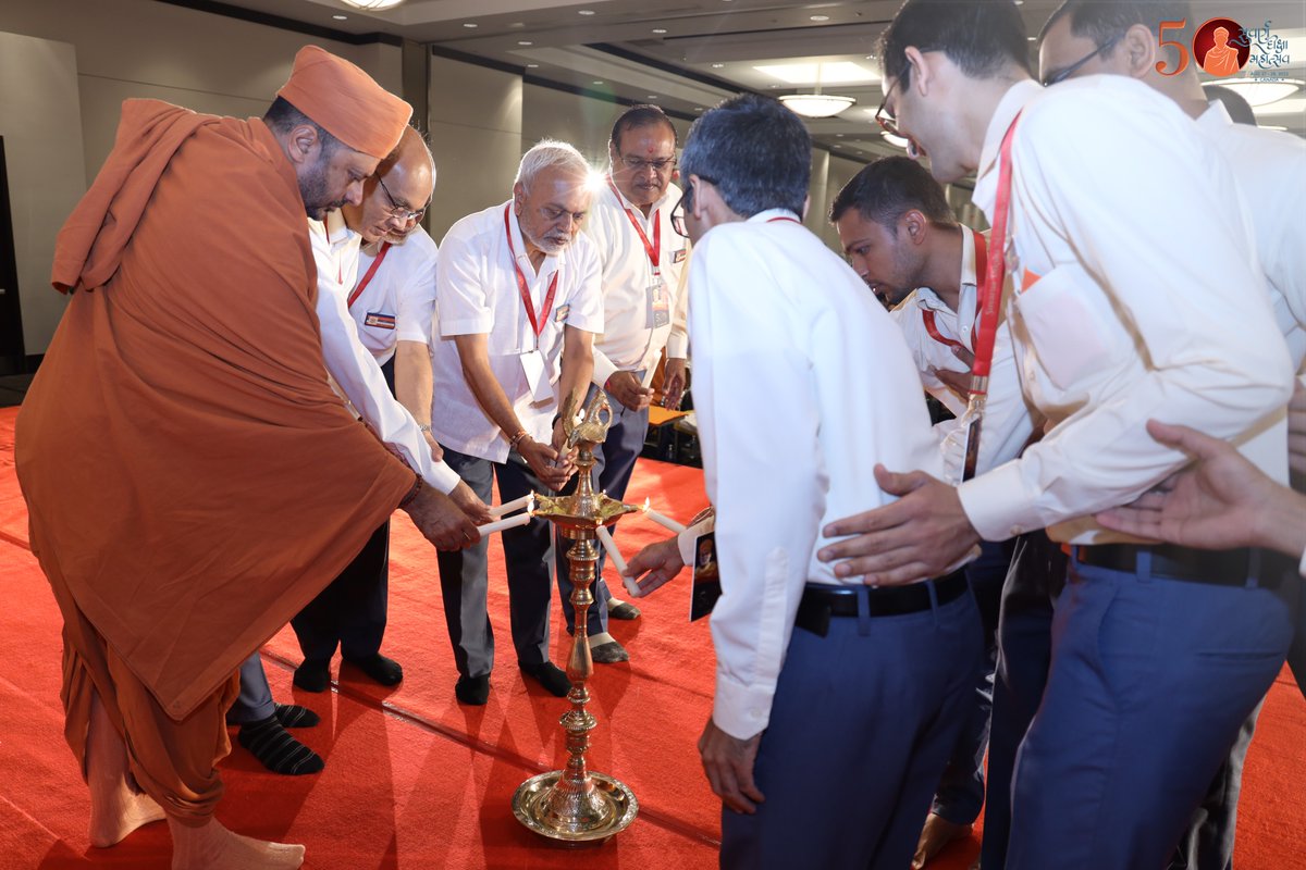 YDSCanada's tweet photo. Lightening of the Lamp on the pious occasion of the Inauguration of H.D.H. Prabodhjivan Swamiji's Suvarna Diksha Mahotsav 2022.

Looking forward for an exciting and divine event ahead.

27th - 28th Aug., 2022 at The International Centre, Mississauga, Ontario.

#SDM2022 https://t.co/8f4PHb1zyD