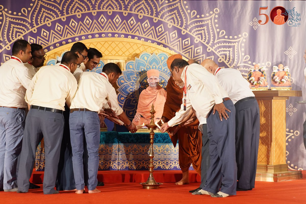 YDSCanada's tweet photo. Lightening of the Lamp on the pious occasion of the Inauguration of H.D.H. Prabodhjivan Swamiji's Suvarna Diksha Mahotsav 2022.

Looking forward for an exciting and divine event ahead.

27th - 28th Aug., 2022 at The International Centre, Mississauga, Ontario.

#SDM2022 https://t.co/8f4PHb1zyD