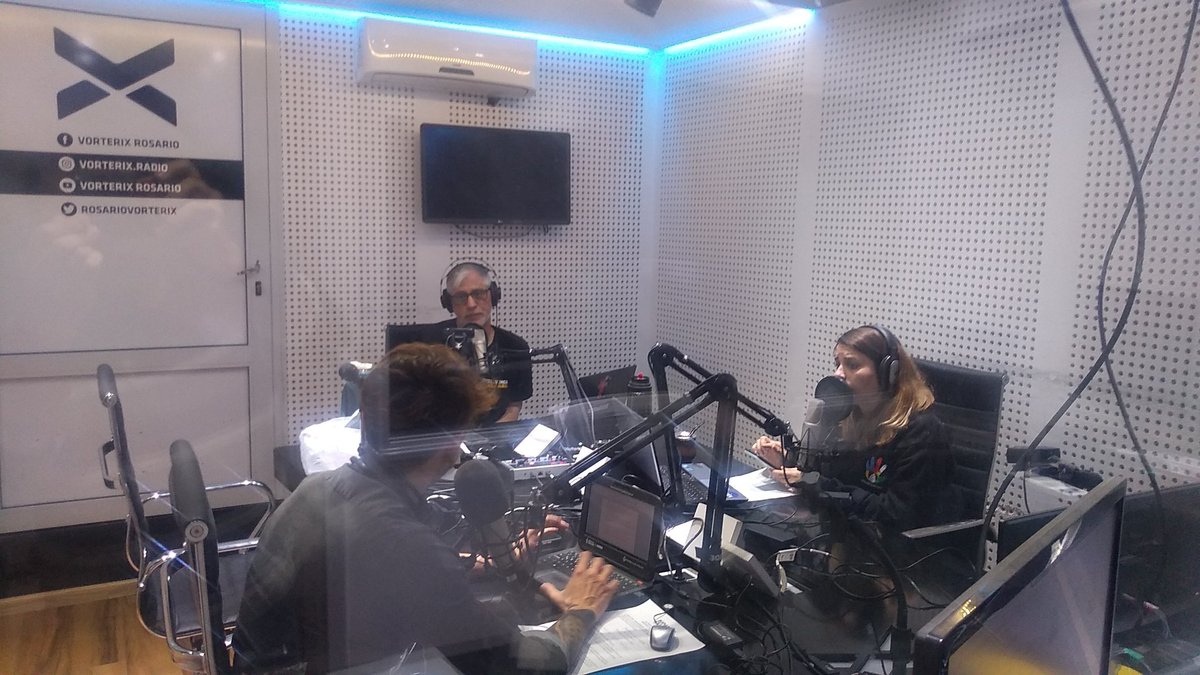 Hasta las 12 los acompañamos en @RosarioVorterix FM104.1 y vorterixrosario.com.ar