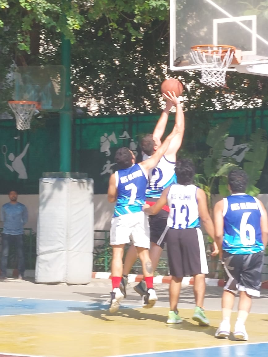Ahlcon International school celebrating "National Sports Day"2022. Alumni Basketball Match #FitIndia #NationalSportsDay2022 <a href="/sdg4all/">AhlconIntl4SDGs</a> <a href="/ashokkp/">Ashok Pandey</a> <a href="/y_sanjay/">Sanjay Yadav</a> <a href="/pntduggal/">PUNEET DUGGAL</a> <a href="/sunita_rajiv/">Sunita Rajiv</a> @Kavita_hm <a href="/sagsahni/">sangeeta sahni</a>