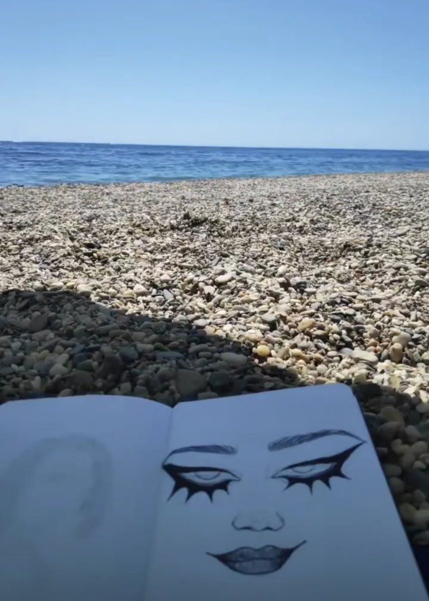 andrearg28_'s tweet photo. Hilito de dibus random📘🖋✨ https://t.co/cNr45w1Vra