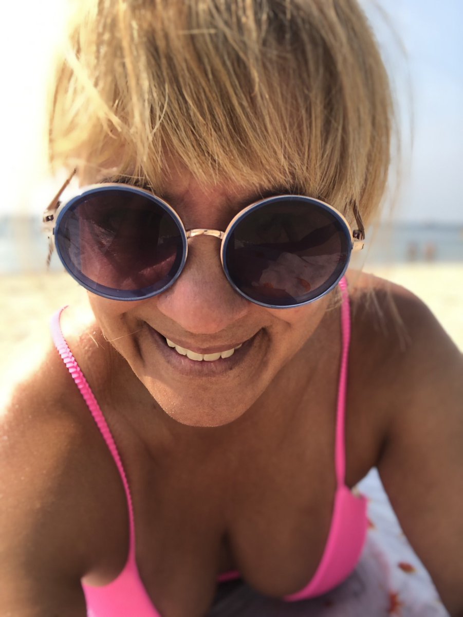 adelaidenunes's tweet photo. #beach #sunnydays #praia #vacay #eyewear #happy https://t.co/bDrTj1zIeT