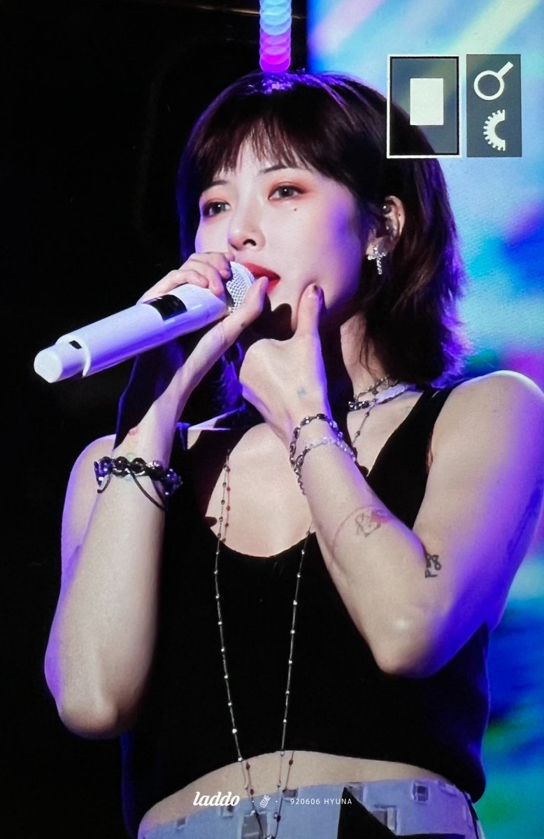 2laddo's tweet photo. 220827 wave park 
 거북섬에 나타난 아기 공주님 🐥❣️

#현아 #hyuna https://t.co/wHbofKZZrr