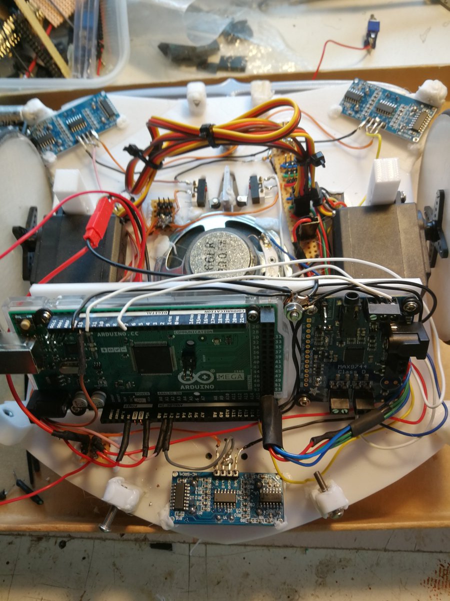 Jef3d3 bottom bit mostly wired up and tested #robot #3dprinting #arduino
