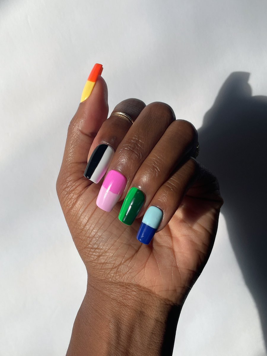 ClawCollective's tweet photo. 🟦 🟩 COLOR BLOCK 🟨 🟥
Our new fun and colorful geometric press on nail set https://t.co/0ABEslnaUA
