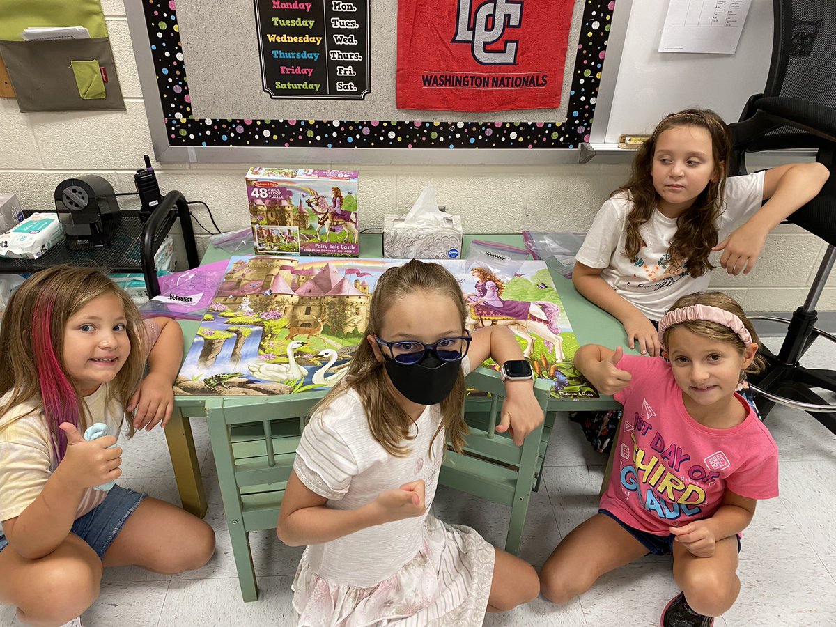 TweetinEagleLR's tweet photo. #thirdgradethinkers start their first morning in 3rd grade with the 5cs #communicater #collaborater #creator #criticalthinker #contributer to put together puzzles and then present how they relate to 3rd grade. #LRELEM #LCPS https://t.co/iZxaf8MvKJ