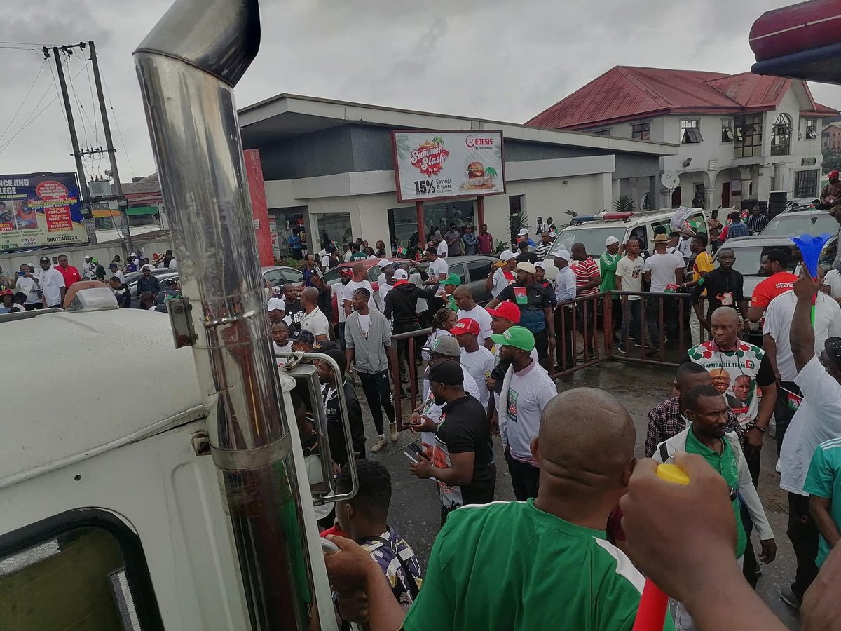 _MichGreat's tweet photo. They said it is only on social media they have power, Port Harcourt people proved them wrong under heavy rain.
Port Harcourt 2Million Match for Peter Obi 🤯🤯🤯
#peterobifor2023 #MichGreat https://t.co/KJD0eFGr7D