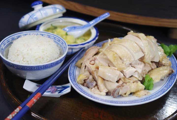 thaibornchinese's tweet photo. มีใครเคยสงสัยมั้ยว่า #ข้าวมันไก่ไหหลำ #ข้าวมันไก่ไทย #ข้าวมันไก่สิงคโปร์ ต่างกันตรงไหน??? และแต่ละสไตล์คืออะไรบ้าง??

ถ้าสงสัยมาค่ะ…มาอ่านกัน (1)
#ข้าวมันไก่ https://t.co/tBvbEyZdVC