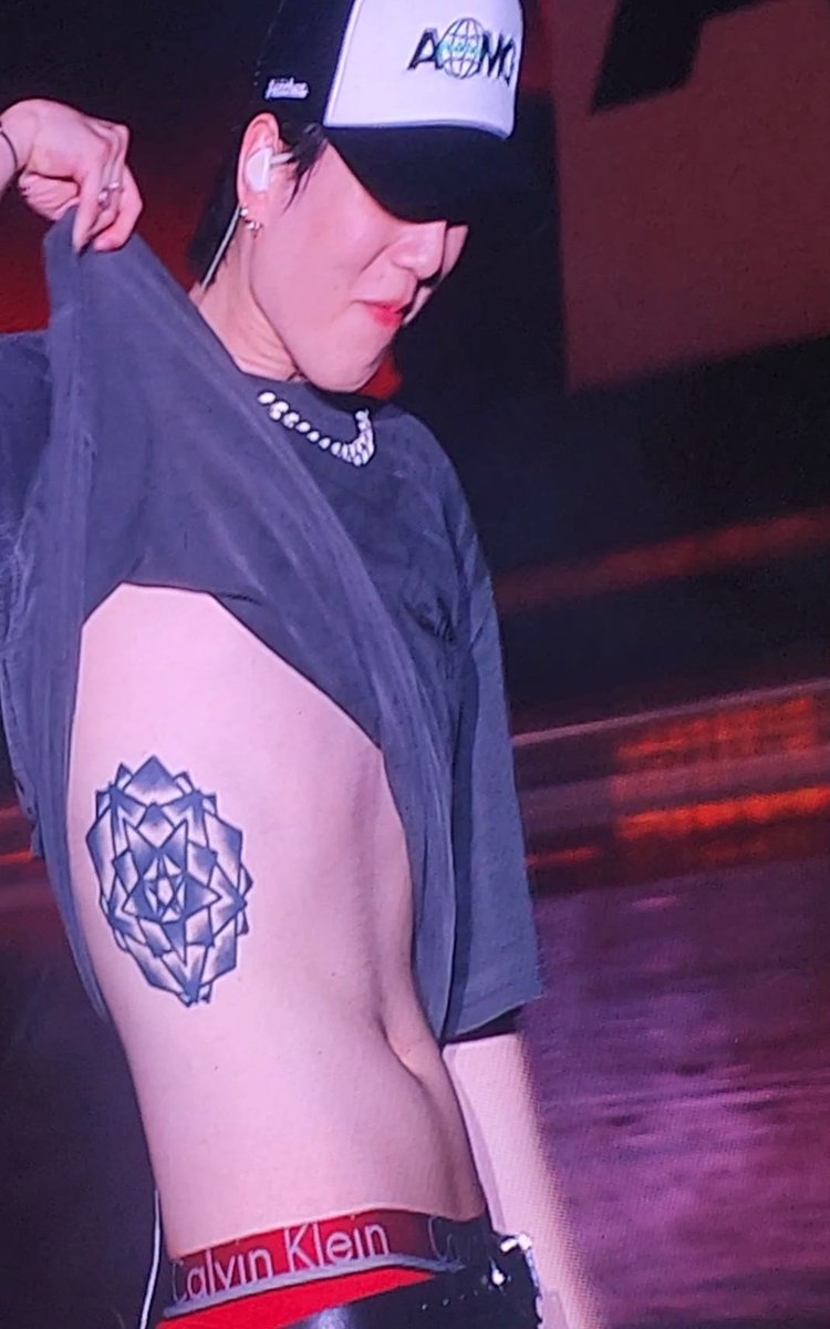 BubBle_bl's tweet photo. #YUGYEOM1stLiveInBKK
#YUGYEOM1stLiveInBKK_D1 
วันนี้หลับฝันดีละ ..... https://t.co/UAssozPJGG