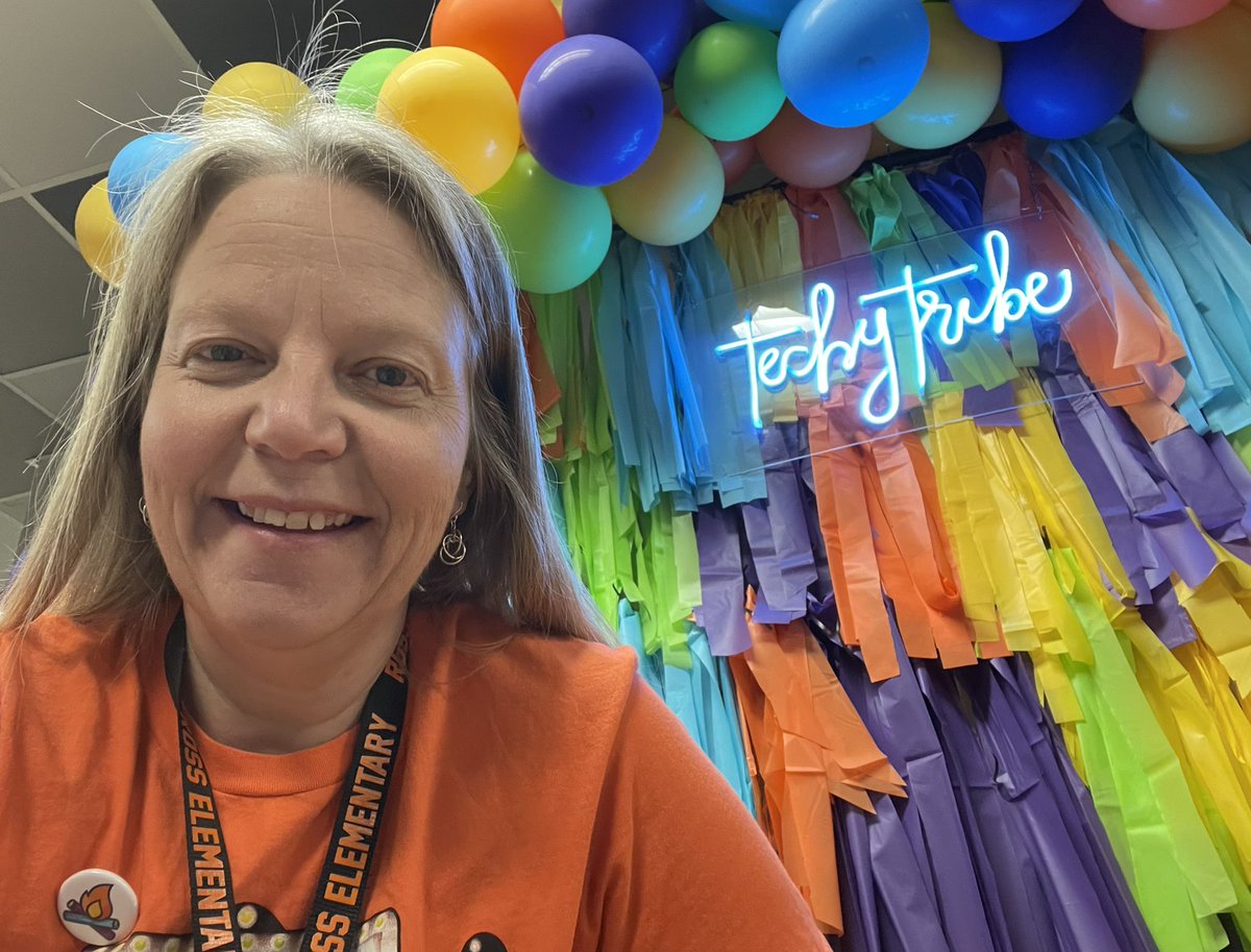 ShrevesSafari's tweet photo. Ready to #collabucate with #teamECISD at #EdTechSummit22 with the @TechECISD team! It’s a great day to learn about The Interactive Class and fun tools you can start using Monday! @themerrillsedu @EctorCountyISD https://t.co/J3o9sq6iPO