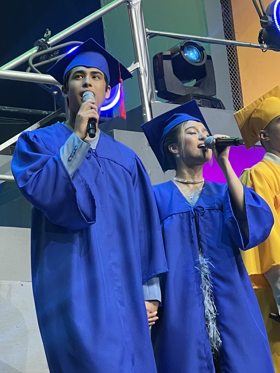 StarPopPH's tweet photo. By pair din dapat pag-ggraduate!! 
Congrats, HIH Casts 🥳

#HIHAllAccessConcert https://t.co/eNpDvUYkoT